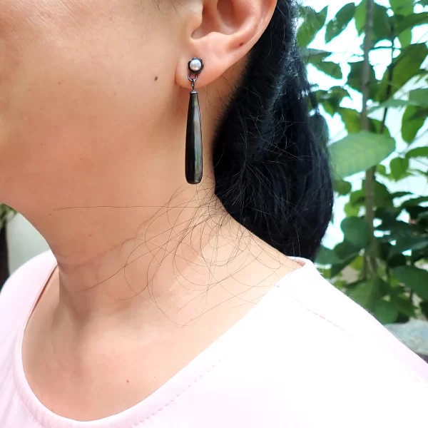 Aurora_2 Earrings Long Drops Sterling SIlver Gray Freshwater Pearl Black Mother-of-Pearl Rainbow Pearlescence