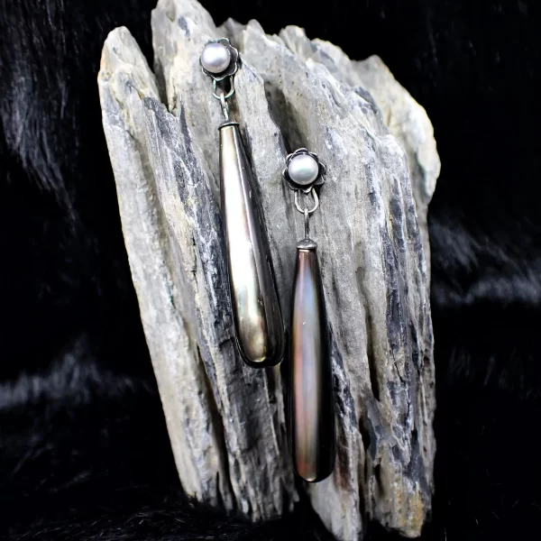 Aurora_9 Earrings Long Drops Sterling SIlver Gray Freshwater Pearl Black Mother-of-Pearl Rainbow Pearlescence