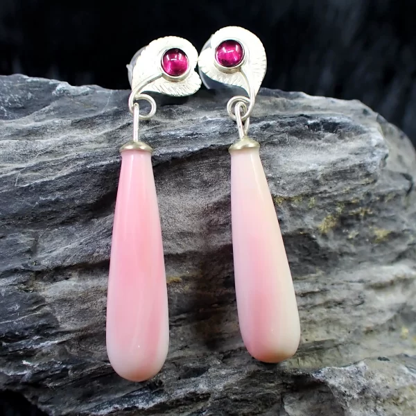 Flamingo_8 Earrings Queen Conch Drops Sterling SIlver Rhodolite Garnet