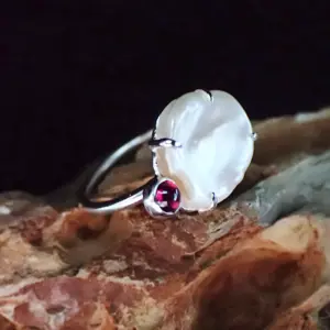 Ring natural freshwater keishi pearl Rhodolite Garnet minimalist design handmade