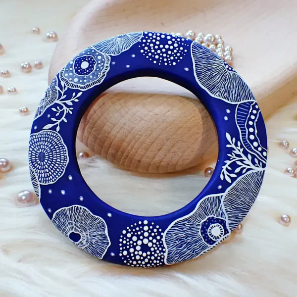 VENight_10 Art bangle nature inspired organic form double-sided continuous artwork handcrafted polymer clay contemporary wearable