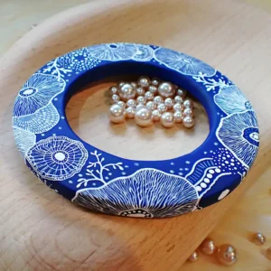 Art bangle nature inspired organic form double-sided continuous artwork handcrafted polymer clay contemporary wearable